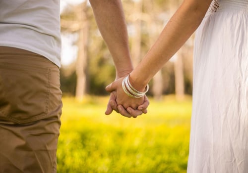 Polyamory vs. Monogamy: Understanding the Differences